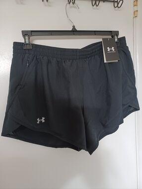 Under Armour Black Women's 2-in-1 Athletic Shorts L
